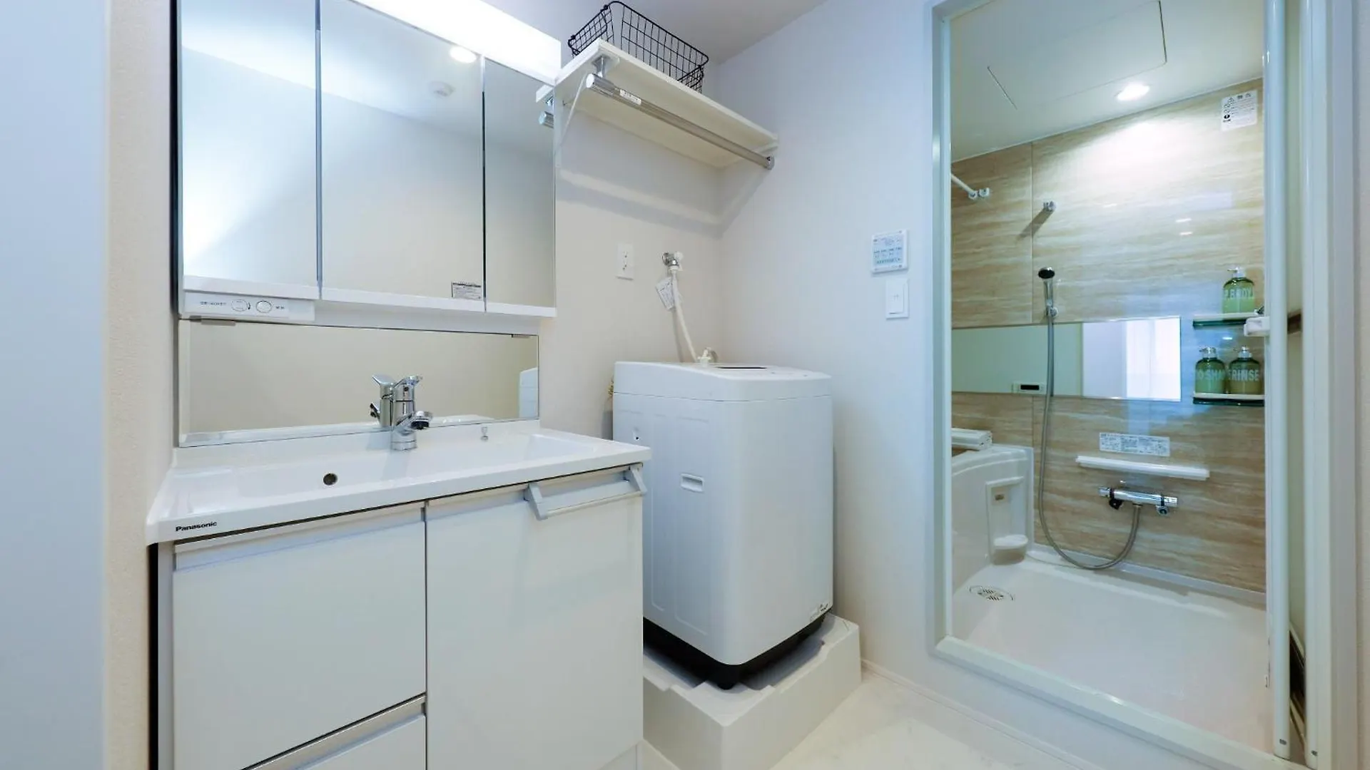 Apartment La Terrasse Higashikomagata - Vacation Stay 17408V Tokyo Japan